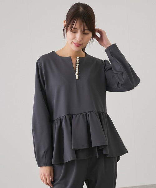 Jayro(ジャイロ)の「パール使いペプラムプルオーバー(Tシャツ/カットソー・レディース・ブラック/ベージュ/グレー・M)」の8枚目の写真