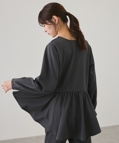 Jayro(ジャイロ)の「パール使いペプラムプルオーバー(Tシャツ/カットソー・レディース・ブラック/ベージュ/グレー・M)」の6枚目の写真