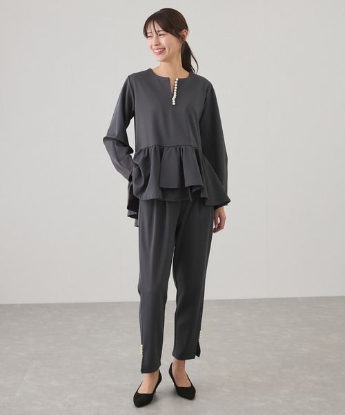 Jayro(ジャイロ)の「パール使いペプラムプルオーバー(Tシャツ/カットソー・レディース・ブラック/ベージュ/グレー・M)」の5枚目の写真