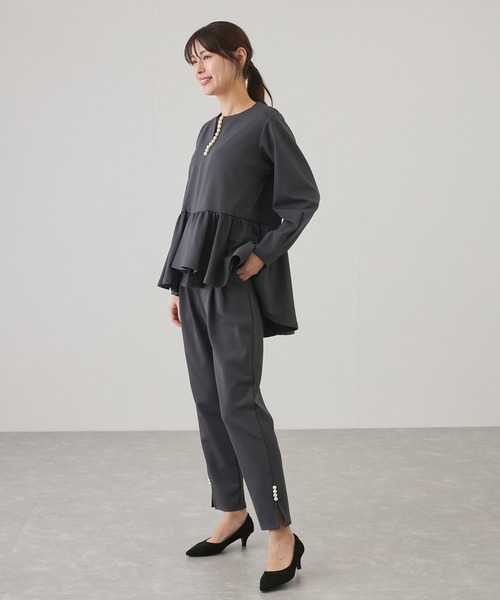 Jayro(ジャイロ)の「パール使いペプラムプルオーバー(Tシャツ/カットソー・レディース・ブラック/ベージュ/グレー・M)」の4枚目の写真