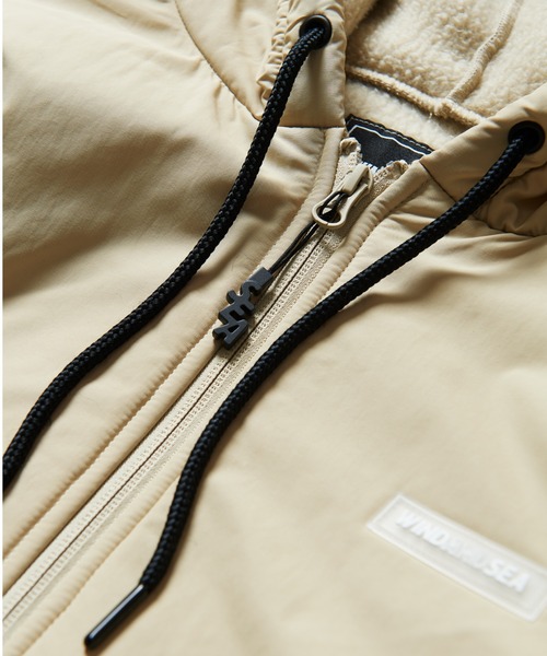 WIND AND SEA（ウィンダンシー）の「POLARTEC BOA FLEECE SWITCHED F/Z PARKA（ブルゾン・メンズ・ブラック/ベージュ・LARGE/XL/L/M）」の12枚目の写真