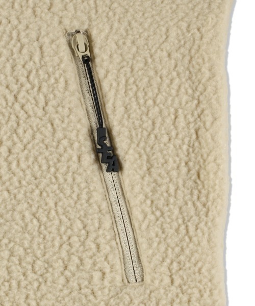 WIND AND SEA（ウィンダンシー）の「POLARTEC BOA FLEECE SWITCHED F/Z PARKA（ブルゾン・メンズ・ブラック/ベージュ・LARGE/XL/L/M）」の9枚目の写真