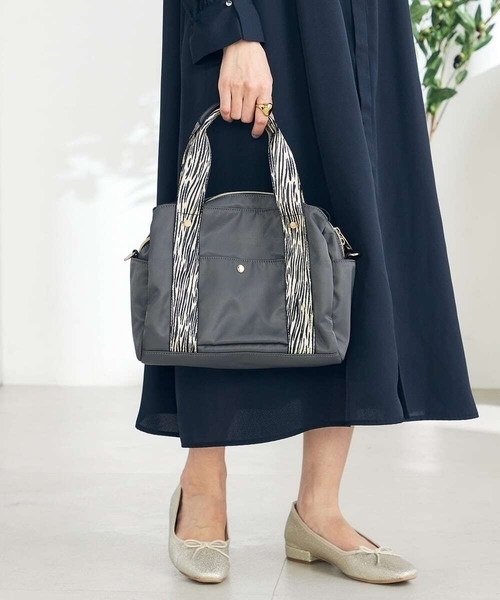 a.v.v（アーヴェヴェ）の「【2WAY】10ポケットバッグ（ショルダーバッグ・レディース・ブラック/ベージュ/ライトグレー・38）」の7枚目の写真