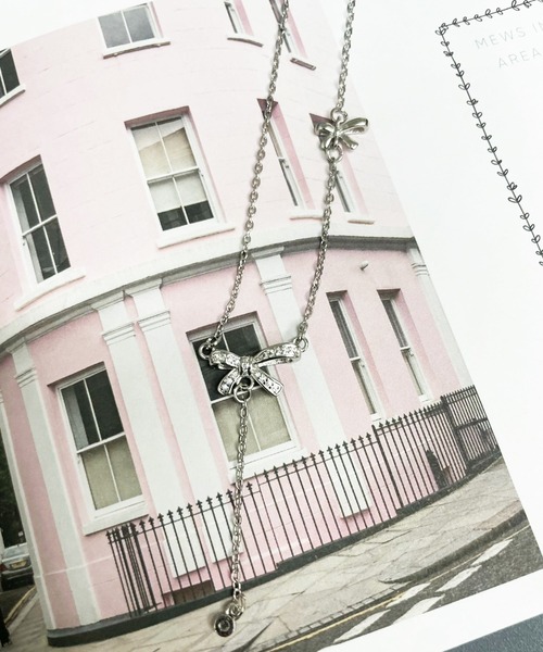 kutir(クティール)の「kutirlune/ダブルリボンチャームネックレス(ネックレス・レディース・シルバー・FREE)」の2枚目の写真