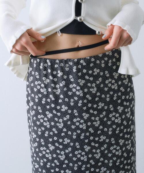 CODE A(コードエー)の「petit flower skirt(スカート・レディース・パープル系1/ブラック系・36/34/38)」の14枚目の写真
