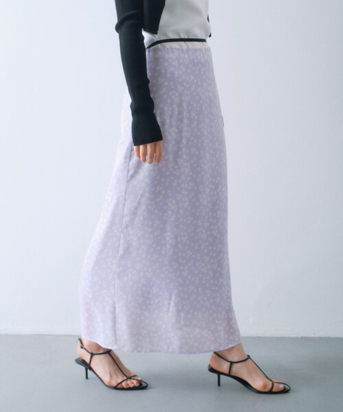 CODE A(コードエー)の「petit flower skirt(スカート・レディース・パープル系1/ブラック系・36/34/38)」の4枚目の写真