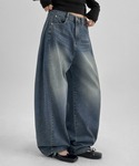 by muni:r（バイ ムニール）の「サイド切開バルーンデニム/2025 SS COLLECTION（デニムパンツ・SMALL）」