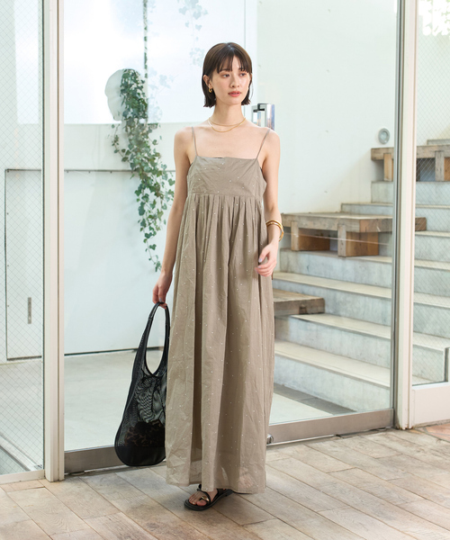 Rouge vif Anna（ルージュヴィフアンナ）の「シルバードット刺繍ワンピース（ワンピース・レディース・ブラック/モカ・フリー）」の4枚目の写真