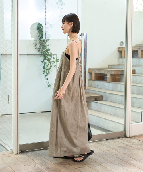 Rouge vif Anna（ルージュヴィフアンナ）の「シルバードット刺繍ワンピース（ワンピース・レディース・ブラック/モカ・フリー）」の6枚目の写真