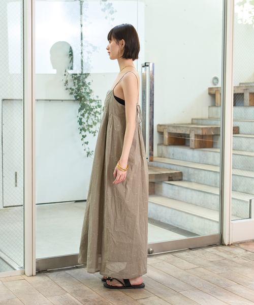 Rouge vif Anna（ルージュヴィフアンナ）の「シルバードット刺繍ワンピース（ワンピース・レディース・ブラック/モカ・フリー）」の22枚目の写真