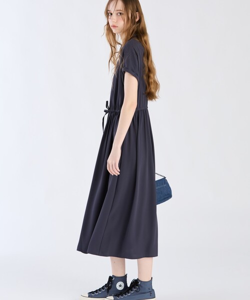 To b. by agnes b.（トゥービーバイアニエスベー）の「レディードレスポリエステル（シャツワンピース・レディース・グレー系その他・40/38/36）」の2枚目の写真