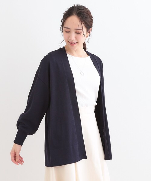 SHOO・LA・RUE(シューラルー)の「【洗える/ひんやり/UV】お尻が隠れるトッパーカーディガン(カーディガン/ボレロ・レディース・ネイビー/グレー/ナチュラル/オレンジ・00)」の5枚目の写真