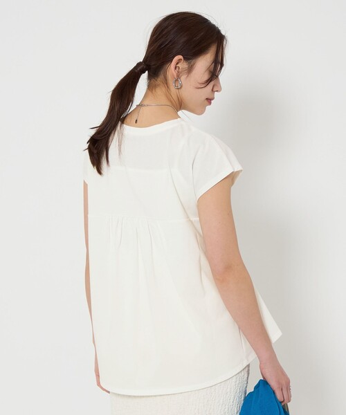 green label relaxing(グリーンレーベルリラクシング)の「バック ペプラム フレンチスリーブ プルオーバー -制菌-(Tシャツ/カットソー・レディース・オフホワイト/ダークグレー/その他1/ケリーグリーン・FREE)」の10枚目の写真