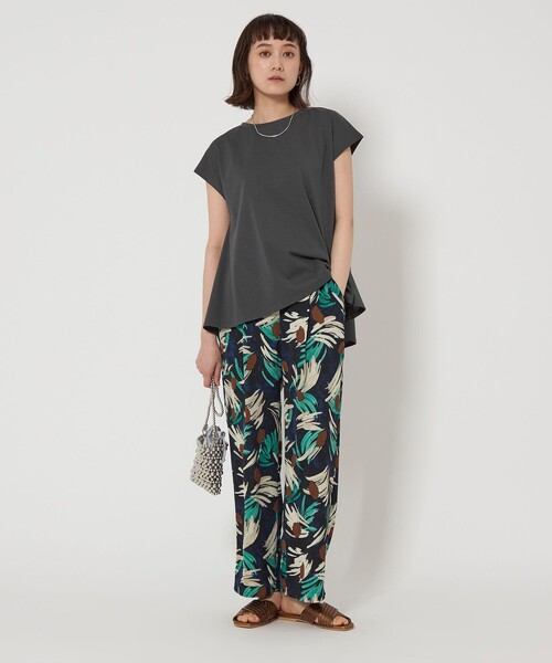 green label relaxing(グリーンレーベルリラクシング)の「バック ペプラム フレンチスリーブ プルオーバー -制菌-(Tシャツ/カットソー・レディース・オフホワイト/ダークグレー/その他1/ケリーグリーン・FREE)」の16枚目の写真