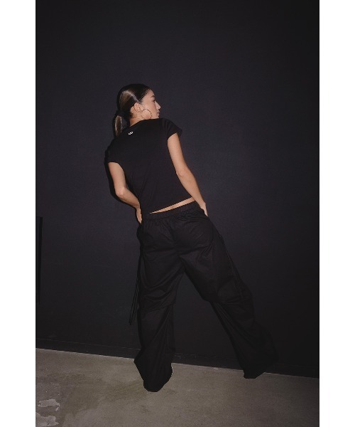 ALEXIA STAM（アリシアスタン）の「[MIYU IKEDA x ALEXIA STAM] Side Drawstring Pants /みちょぱコラボ ドロストリボンパンツ（その他パンツ・レディース・ブラック/グレイッシュベージュ・S/M）」の4枚目の写真