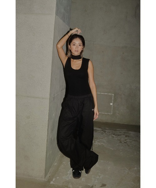 ALEXIA STAM（アリシアスタン）の「[MIYU IKEDA x ALEXIA STAM] Side Drawstring Pants /みちょぱコラボ ドロストリボンパンツ（その他パンツ・レディース・ブラック/グレイッシュベージュ・S/M）」の8枚目の写真