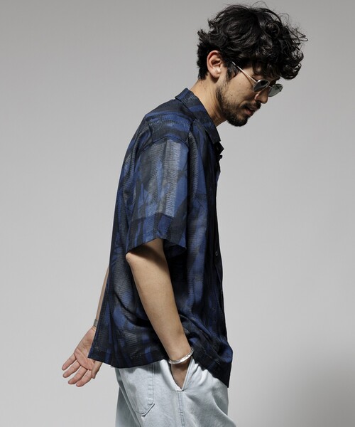 Firsthand（ファーストハンド）の「Firsthand/ファーストハンド オーバーサイズ ランダムメッシュ オープンカラーシャツ / シアー 柄シャツ / イージーケア（シャツ/ブラウス・メンズ・ネイビー/マスタード・M/L）」の10枚目の写真