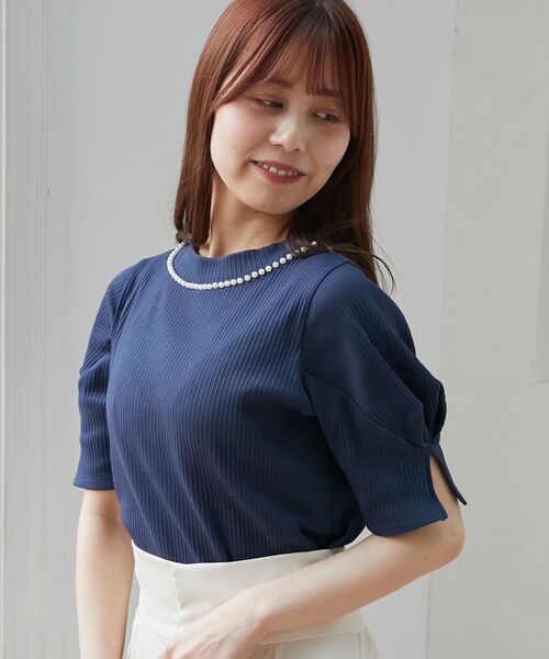 MAJESTIC LEGON(マジェスティックレゴン)の「ネックパールリブトップス(Tシャツ/カットソー・レディース・ブラック/ライトグリーン/ネイビー/アイボリー/チャコールグレー/ラベンダー/ボルドー/ブラウン・MEDIUM)」の6枚目の写真