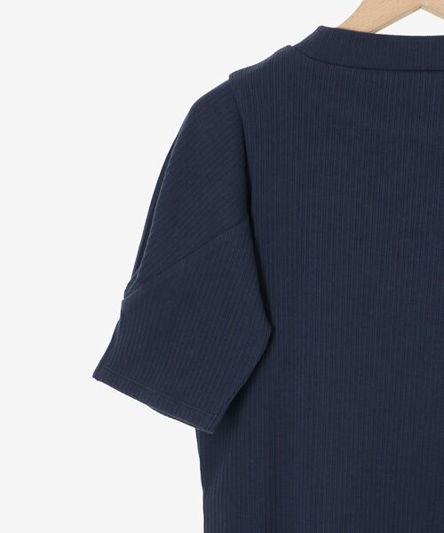 MAJESTIC LEGON(マジェスティックレゴン)の「ネックパールリブトップス(Tシャツ/カットソー・レディース・ブラック/ライトグリーン/ネイビー/アイボリー/チャコールグレー/ラベンダー/ボルドー/ブラウン・MEDIUM)」の11枚目の写真