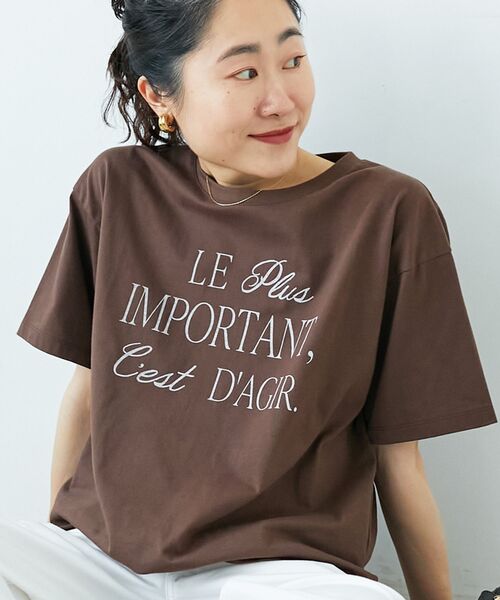 le.coeur blanc(ルクールブラン)の「《手洗い可能》Le plusロゴTシャツ(Tシャツ/カットソー・レディース・ブルー/ブラウン/ピンク/オフホワイト・38)」の2枚目の写真
