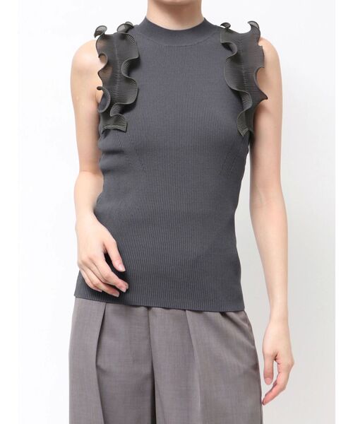 LAGUNAMOON(ラグナムーン)の「プリーツフリルニットプルオーバー(ニット/セーター・レディース・アイボリー/チャコールグレー/ブラウン・FREE)」の12枚目の写真