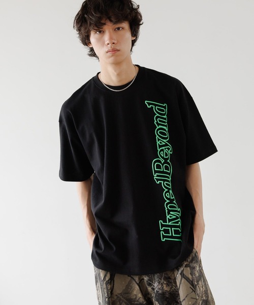 セール】《UNISEX》バーティカルロゴTシャツ（Tシャツ