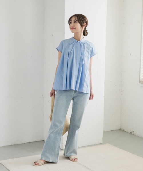 URBAN RESEARCH DOORS(アーバンリサーチドアーズ)の「ストライプリボンフレアフレンチブラウス(シャツ/ブラウス・レディース・ブルー系その他/オフホワイト・MEDIUM)」の7枚目の写真
