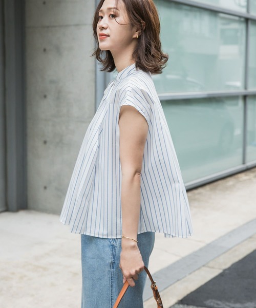 URBAN RESEARCH DOORS(アーバンリサーチドアーズ)の「ストライプリボンフレアフレンチブラウス(シャツ/ブラウス・レディース・ブルー系その他/オフホワイト・MEDIUM)」の4枚目の写真