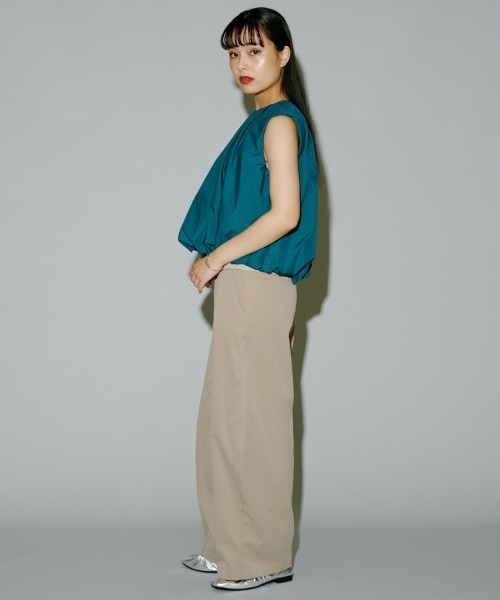 terrace（テラス）の「コクーンワイドチノパンツ（チノパンツ・レディース・ブラック/グレイッシュベージュ/カーキ・MEDIUM）」の4枚目の写真