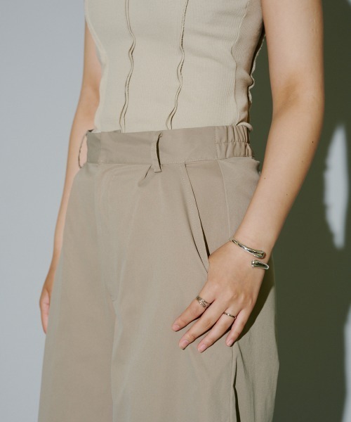 terrace（テラス）の「コクーンワイドチノパンツ（チノパンツ・レディース・ブラック/グレイッシュベージュ/カーキ・MEDIUM）」の20枚目の写真