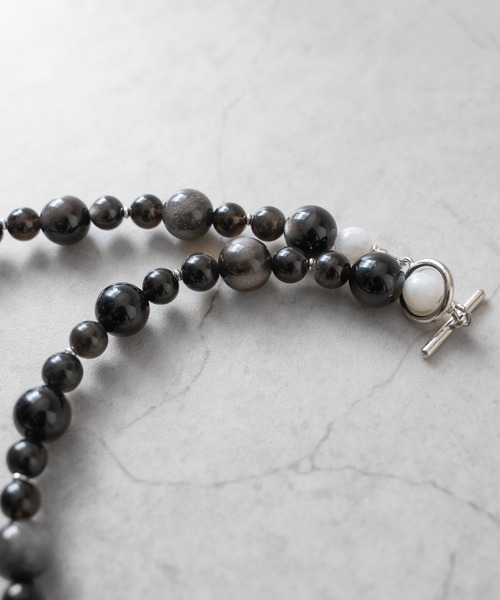 Senti（センティ）の「【 SENTI 】'JYUZU' NECKLACE　天然石”数珠”ネックレス 2039（ネックレス・メンズ・グレー系その他/ブラック・FREE）」の3枚目の写真