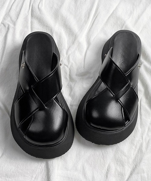 IRADOWL(アイラドール)の「PUレザー2way厚底デザインサンダル(サンダル・レディース・ブラウン/ブラック・35/36/37/38/39)」の7枚目の写真