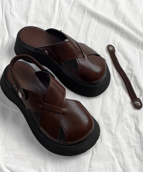 IRADOWL(アイラドール)の「PUレザー2way厚底デザインサンダル(サンダル・レディース・ブラウン/ブラック・35/36/37/38/39)」の10枚目の写真