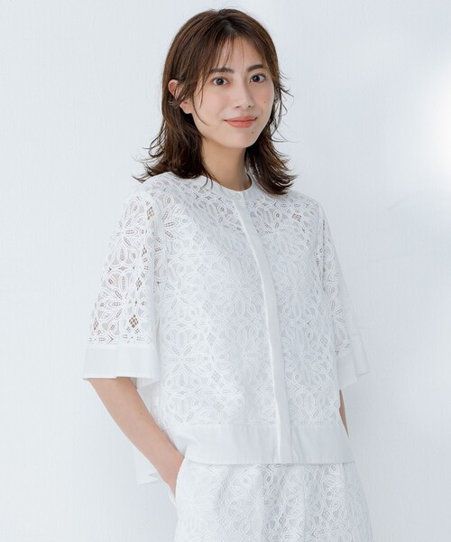 自由区(ジユウク)の「フラワータイルレース ブラウス(シャツ/ブラウス・レディース・ダルブルー系/オリーブ系/アイボリー系・32)」の2枚目の写真