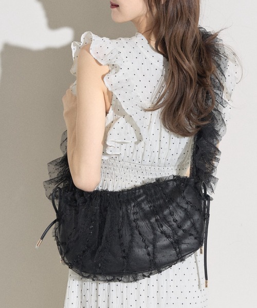 tocco closet（トッコ　クローゼット）の「【ZOZO限定】チュールドットシャーリングショルダーバッグ（ショルダーバッグ・レディース・アイボリー/ブラック・FREE）」の11枚目の写真