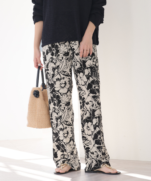 JOURNAL STANDARD relume（ジャーナルスタンダード　レリューム）の「《追加3》コントラストフラワープリントパンツ（その他パンツ・レディース・アイボリー/ブラック/グリーン・FREE）」の14枚目の写真