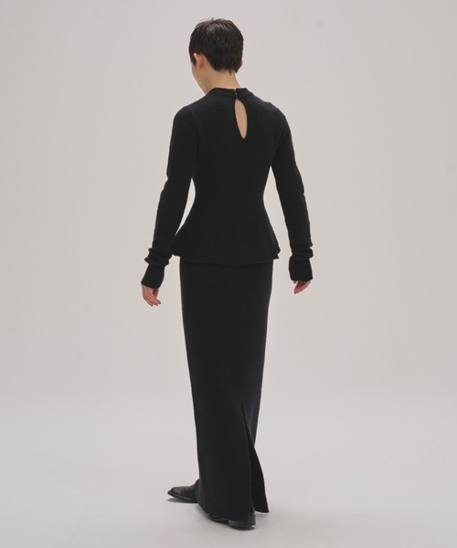 TODAYFUL(トゥデイフル)の「Puffy Peplum Knit(ニット/セーター・レディース・ブラック/グレイッシュベージュ・FREE)」の5枚目の写真