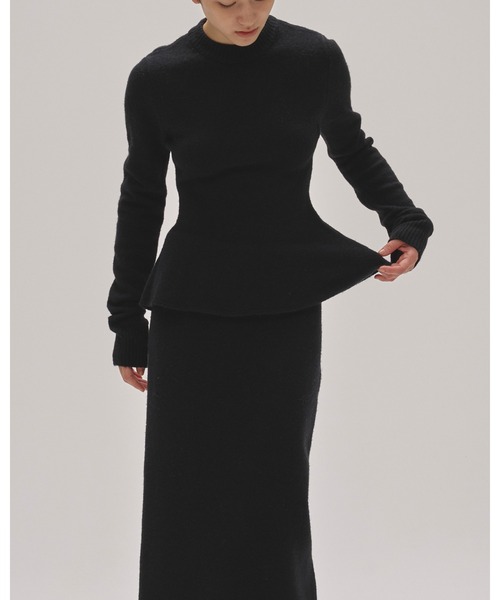 TODAYFUL(トゥデイフル)の「Puffy Peplum Knit(ニット/セーター・レディース・ブラック/グレイッシュベージュ・FREE)」の6枚目の写真