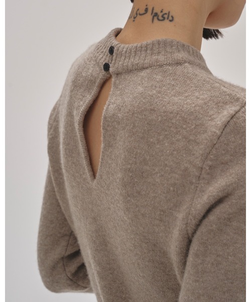 TODAYFUL(トゥデイフル)の「Puffy Peplum Knit(ニット/セーター・レディース・ブラック/グレイッシュベージュ・FREE)」の8枚目の写真