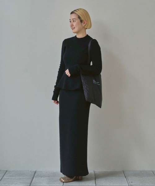 TODAYFUL(トゥデイフル)の「Puffy Peplum Knit(ニット/セーター・レディース・ブラック/グレイッシュベージュ・FREE)」の14枚目の写真