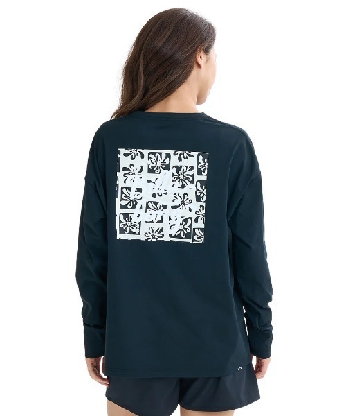 BILLABONG(ビラボン)の「BILLABONG レディース MORFY LS TEE RASH 長袖ラッシュガード 【2025年夏モデル】/ビラボンバックプリント水陸両用速乾UVケア長袖ラッシュガード(水着)(ラッシュガード・レディース・ブラック/ホワイト×ブラック/エンジ・MEDIUM/LARGE)」の2枚目の写真