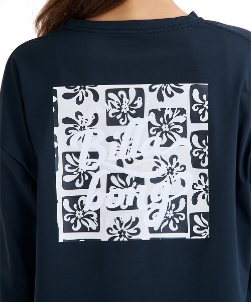 BILLABONG(ビラボン)の「BILLABONG レディース MORFY LS TEE RASH 長袖ラッシュガード 【2025年夏モデル】/ビラボンバックプリント水陸両用速乾UVケア長袖ラッシュガード(水着)(ラッシュガード・レディース・ブラック/ホワイト×ブラック/エンジ・MEDIUM/LARGE)」の17枚目の写真
