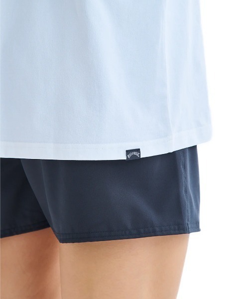 BILLABONG(ビラボン)の「BILLABONG レディース MORFY LS TEE RASH 長袖ラッシュガード 【2025年夏モデル】/ビラボンバックプリント水陸両用速乾UVケア長袖ラッシュガード(水着)(ラッシュガード・レディース・ブラック/ホワイト×ブラック/エンジ・MEDIUM/LARGE)」の5枚目の写真