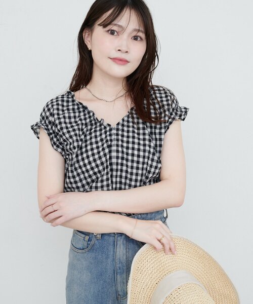 natural couture(ナチュラルクチュール)の「綿麻ギャザーフリルブラウス(シャツ/ブラウス・レディース・その他1/グリーン/オフホワイト/ブルー/ピンク系その他/ブラック・FREE)」の10枚目の写真
