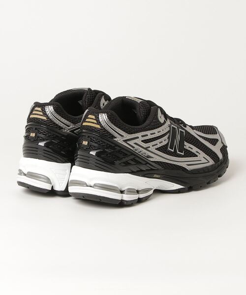 NEW BALANCE(ニューバランス)の「U1906R CF(スニーカー・メンズ・ブラック・26.0cm/27.5cm/25.5cm/27.0cm/28.5cm/29.0cm/28.0cm/26.5cm)」の2枚目の写真