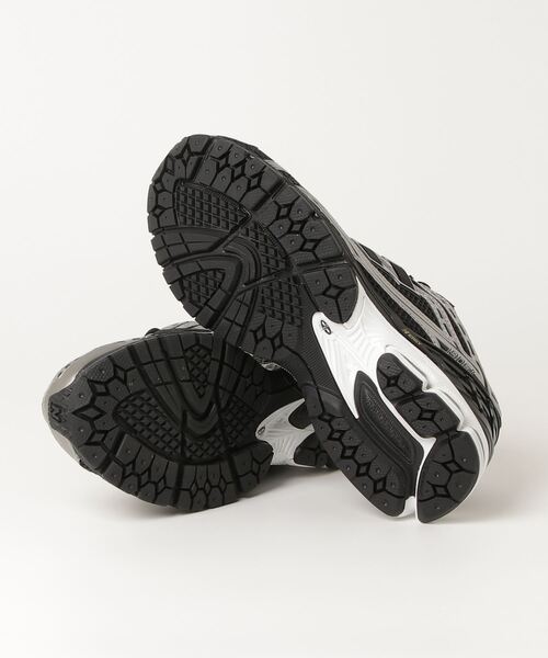 NEW BALANCE(ニューバランス)の「U1906R CF(スニーカー・メンズ・ブラック・26.0cm/27.5cm/25.5cm/27.0cm/28.5cm/29.0cm/28.0cm/26.5cm)」の3枚目の写真