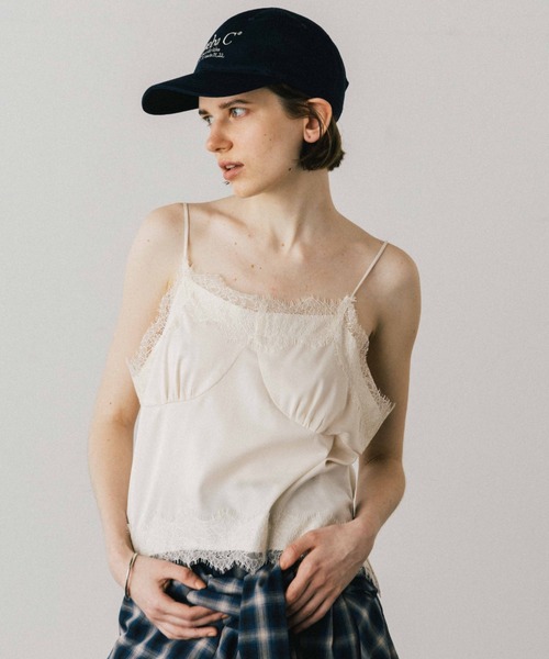 CREDONA（クレドナ）の「LACE CAMI/レースキャミ（キャミソール・レディース・アイボリー/ネイビー・FREE）」の2枚目の写真
