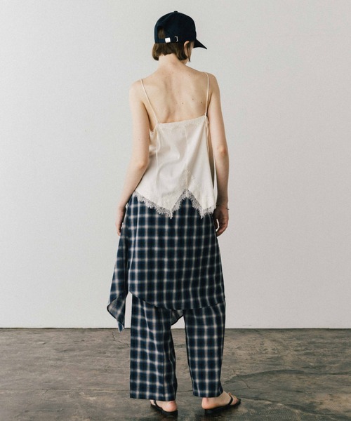 CREDONA（クレドナ）の「LACE CAMI/レースキャミ（キャミソール・レディース・アイボリー/ネイビー・FREE）」の12枚目の写真