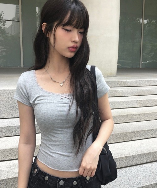 anyonemore（エニワンモア）の「レーススクエアネックリボン半袖Tシャツ（Tシャツ/カットソー・レディース・グレー/ホワイト/ブラック・FREE）」の3枚目の写真