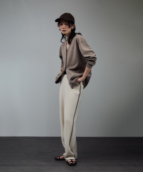 ウールVネック金ボタンカーディガン（カーディガン/ボレロ）｜SALON